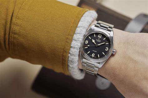 rolex explorer lug width